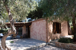 Villa Premiere immersa nel verde a Castelluzzo Castelluzzo